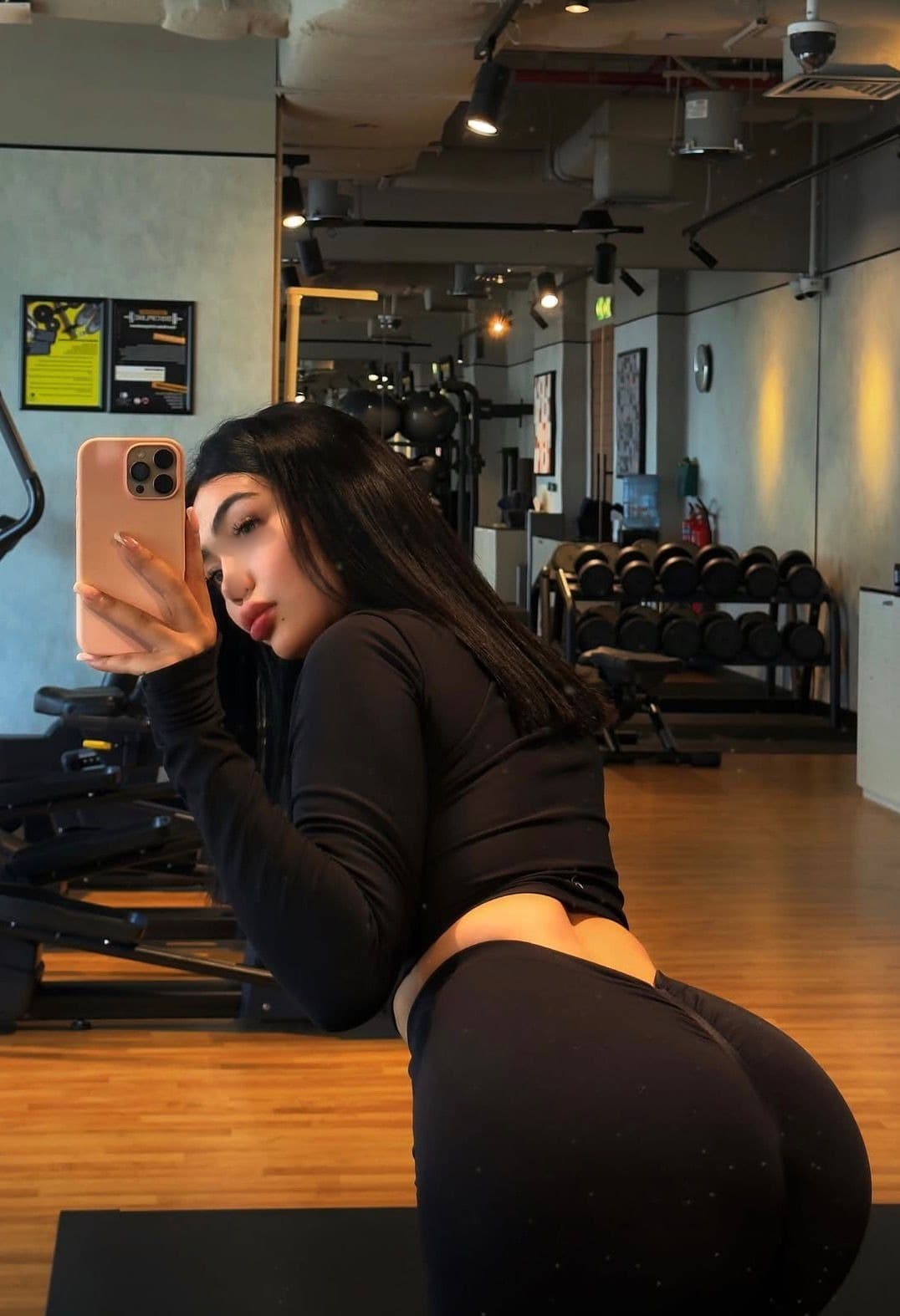 Mina — İstanbul, Beykoz escort
